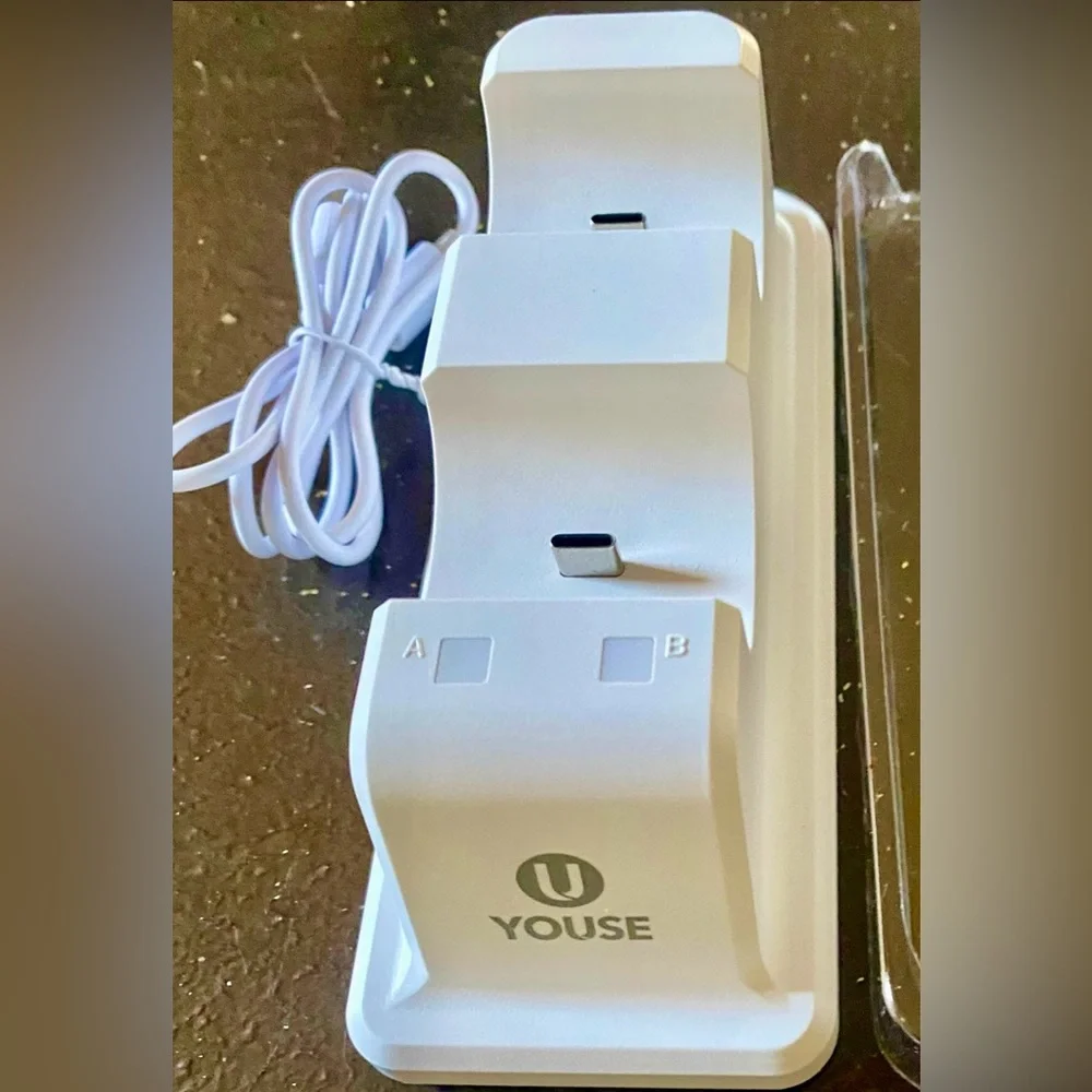 PS5 DUAL CONTROLLER CHARGER (2 AVAILABLE PRICE PER ITEM. Bundle 10% off